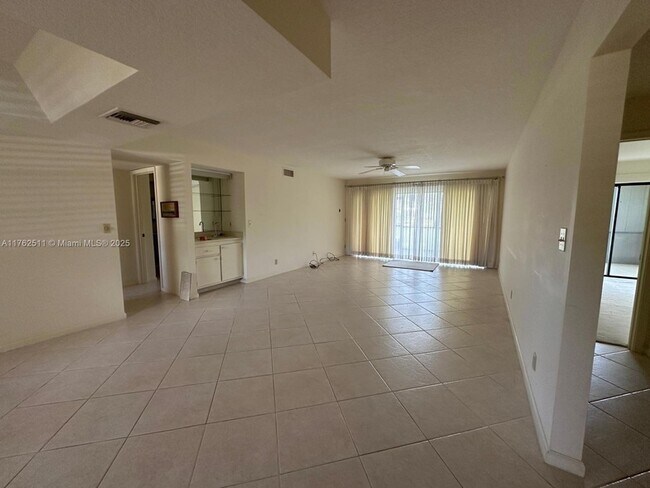 Building Photo - 12524 Shoreline Dr