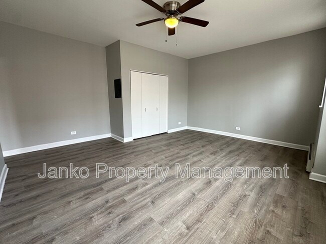 Building Photo - 52 N Parkside Ave