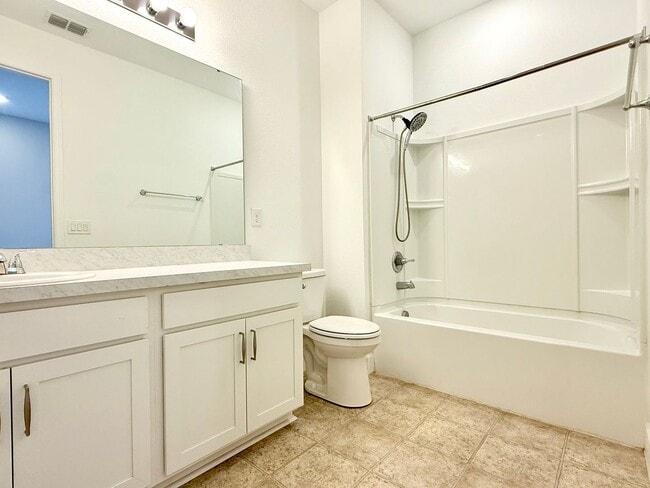 Building Photo - Lifestyle upgrade: Sleek 3Bedrooms/2Baths home in Leesburg’s Seasons at Hillside!