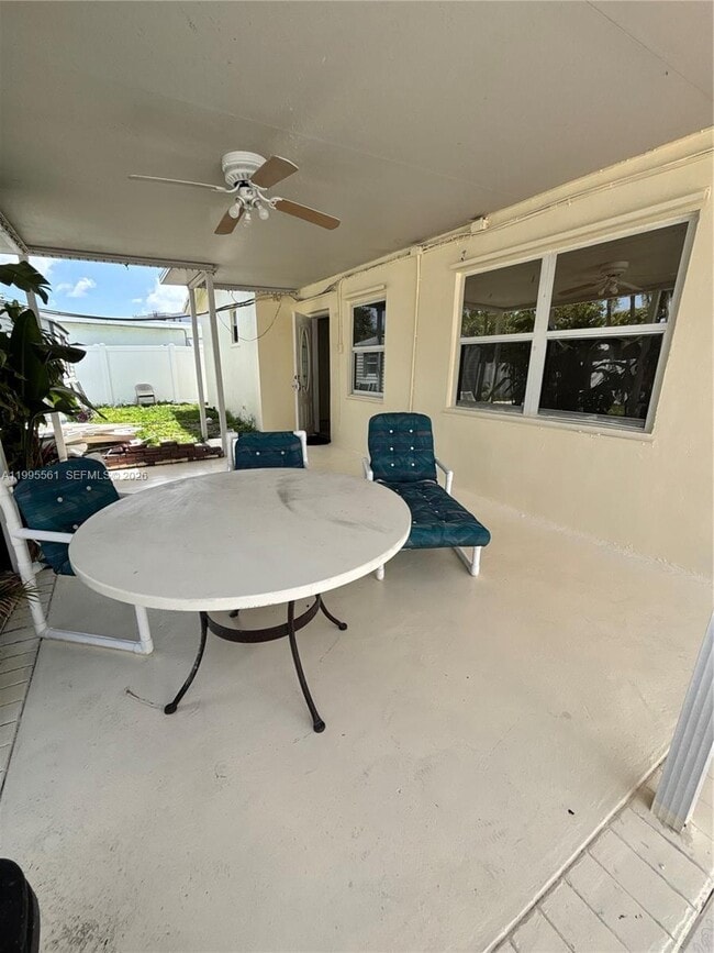 Building Photo - 839 S Highland Dr