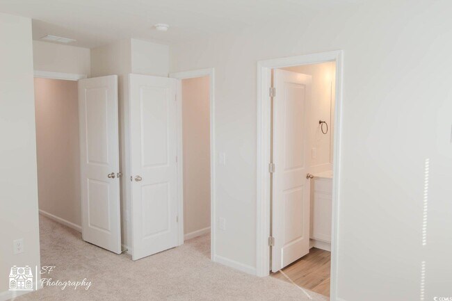 Building Photo - 1860 Villena Dr
