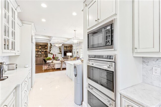 Building Photo - 2991 Sequoyah Dr NW