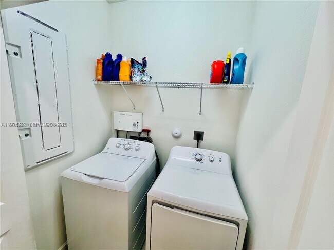 Building Photo - 25532 SW 108th Ave