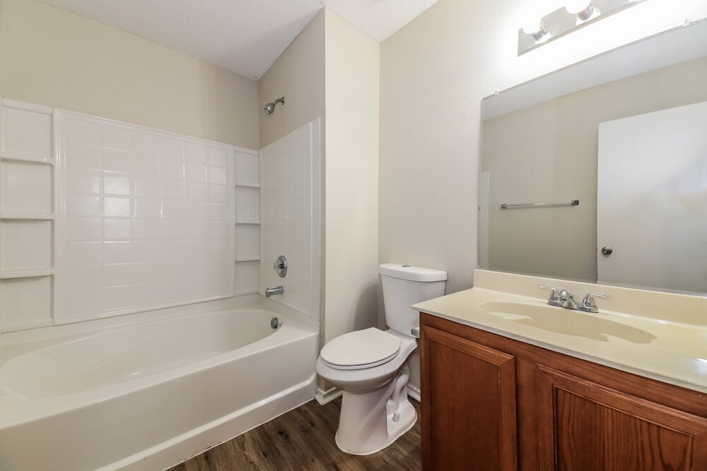 Building Photo - 16528 Woodside Dr