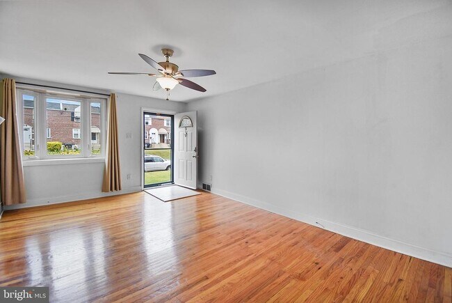 Primary Photo - 672 Rively Ave