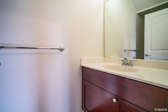 Building Photo - 3 BD/2.5 BA Townhome in Awakea at Mehana in Kapolei