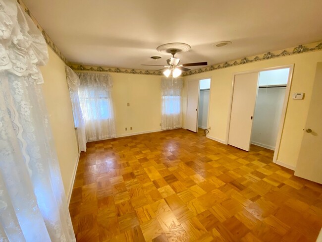 Building Photo - ** Charming 3/2.5 in the Broadmoor/South H...