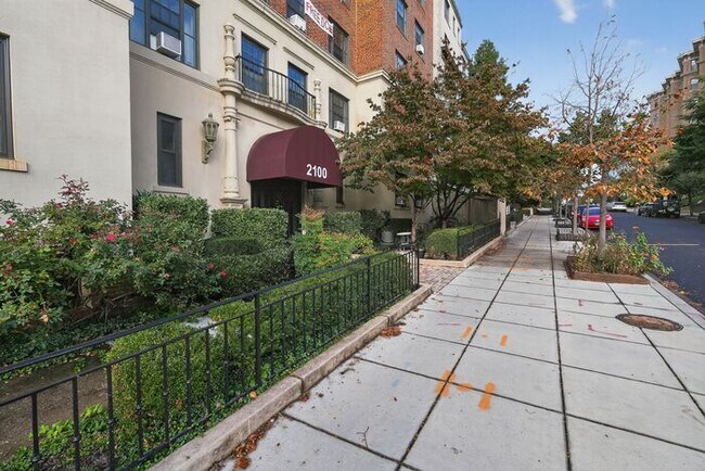 Building Photo - 2100 19th St NW