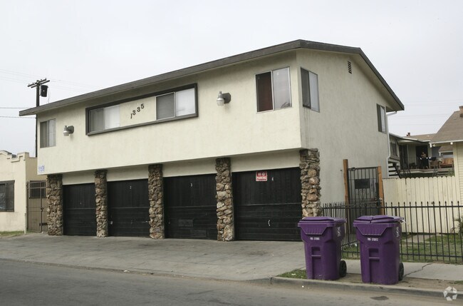 Building Photo - 1335 Stanley Ave