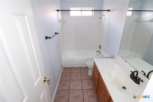 Building Photo - 5707 Montrose Dr