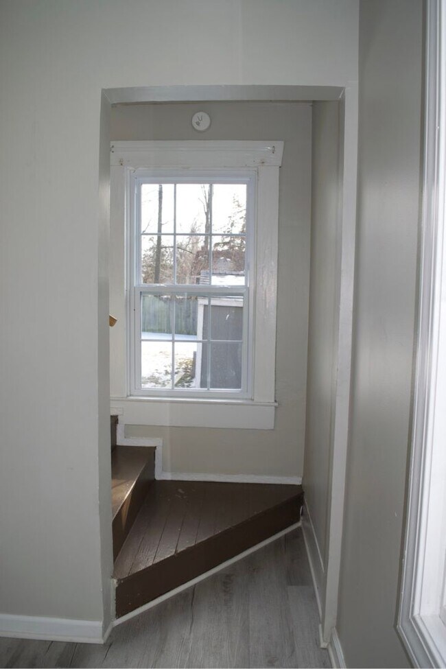 Building Photo - Conveniently Located 3 Bed 2 Bath House