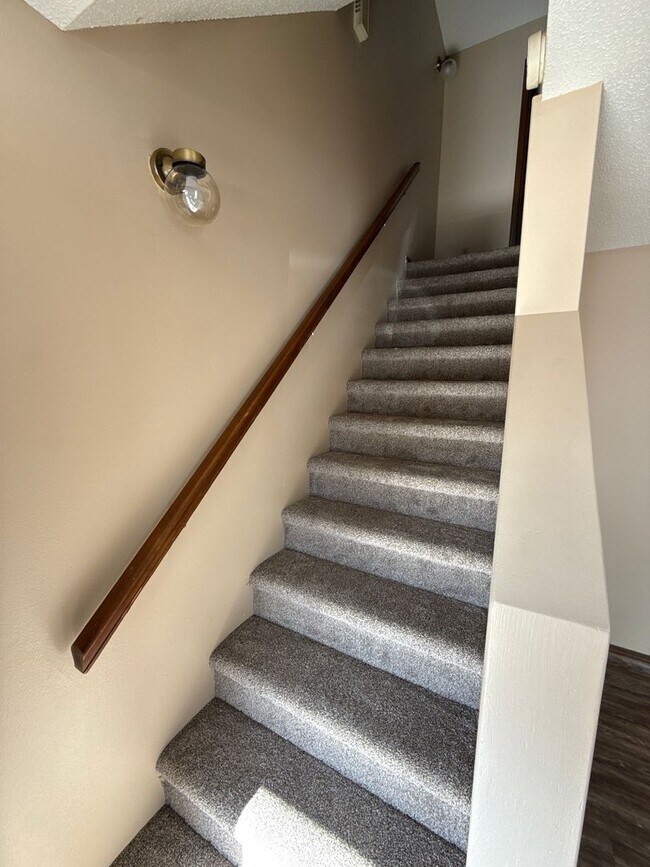 Building Photo - 1706 W 2nd St