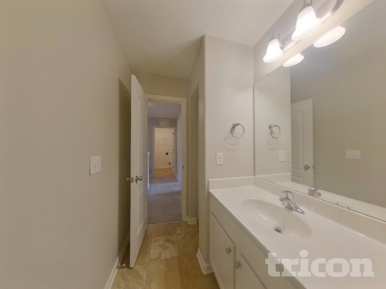 Building Photo - 1332 Waylon Ave