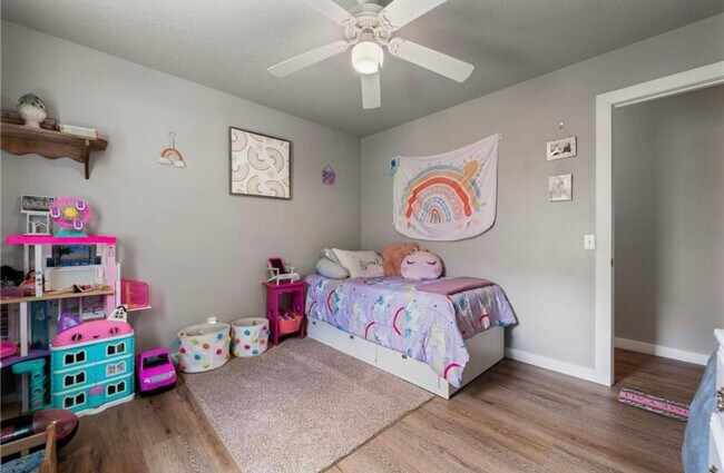 Guest Bedroom - 707 E Eastview Dr