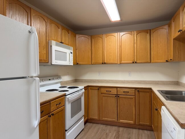 Building Photo - 416 Jasper Ave