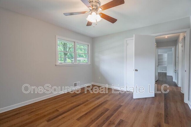 Building Photo - 1248 Cliffwood Dr