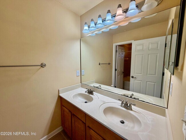 Building Photo - 3654 Hartsfield Forest Cir