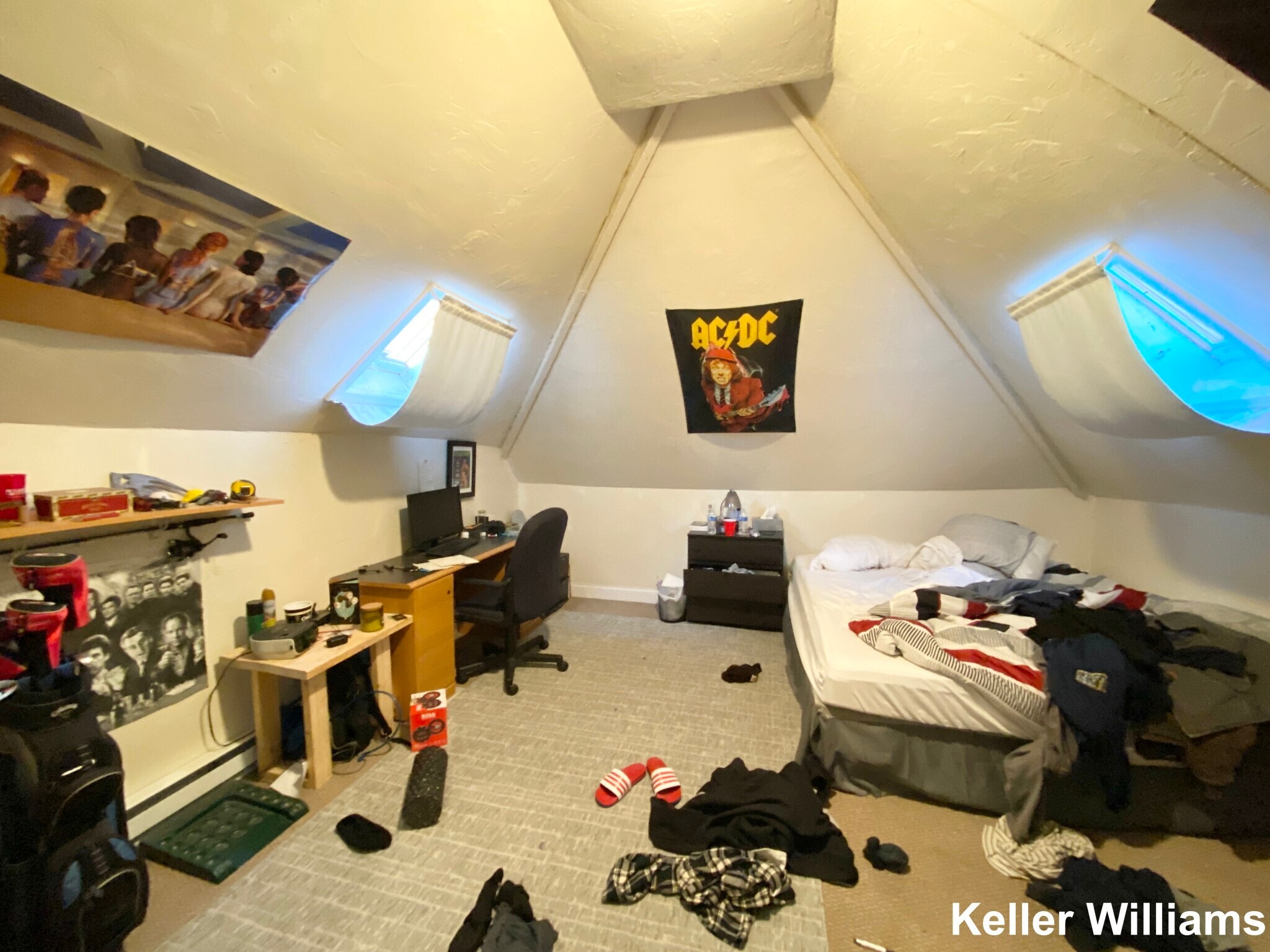 Building Photo - 61 Hillside St