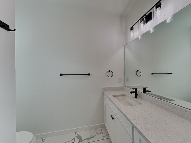 Building Photo - 1120 Bismarck Rd