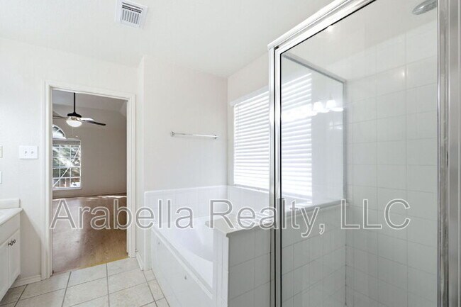 Building Photo - 832 Dimrock