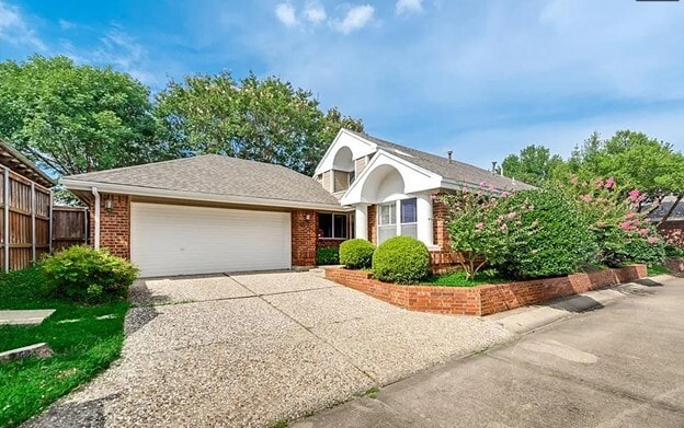 Primary Photo - 9809 Lakewood Ct