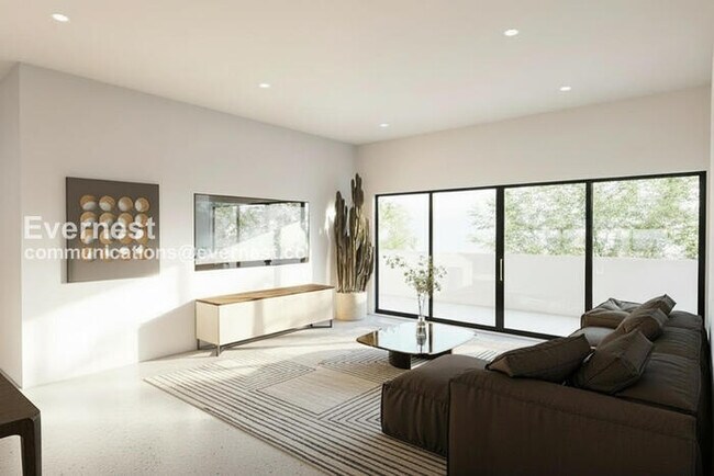 Building Photo - 1117 W Roosevelt St