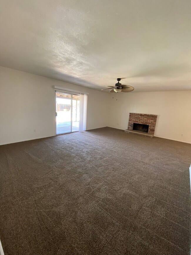 Building Photo - **Back to School Move In Special** 3rd mon...