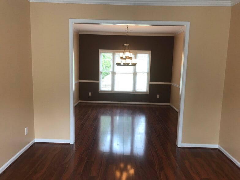Building Photo - 11075 Regal Forest Dr.