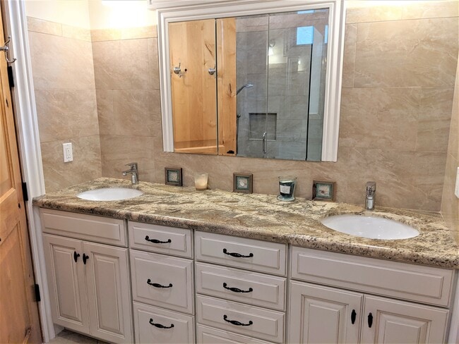 Building Photo - 2912 21st Ave