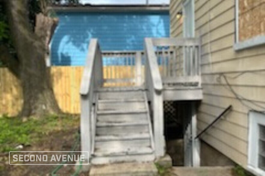 Building Photo - 1301 W 97th St