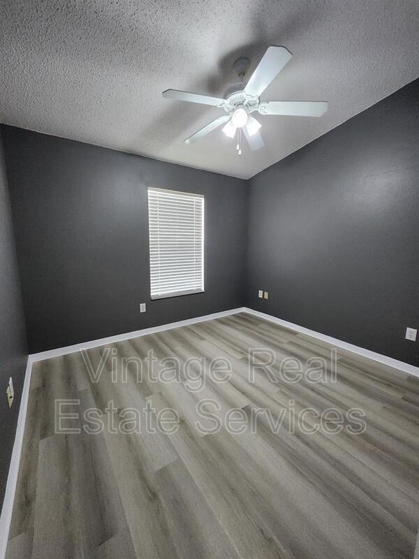Building Photo - 30151 Barnaby Ln