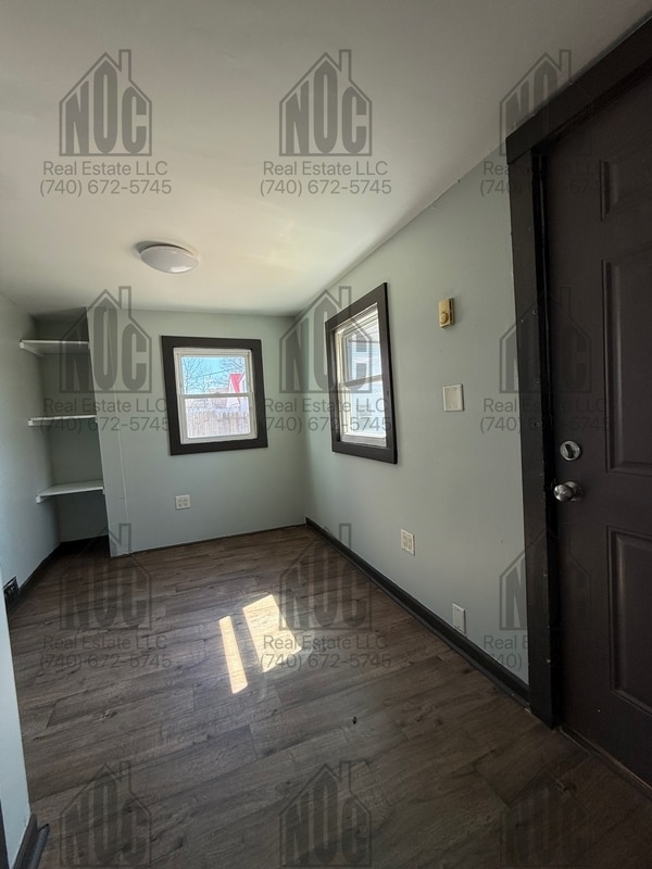 Building Photo - 726 E Main St