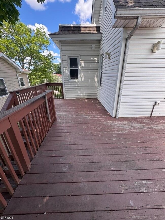 Building Photo - 549 1st St