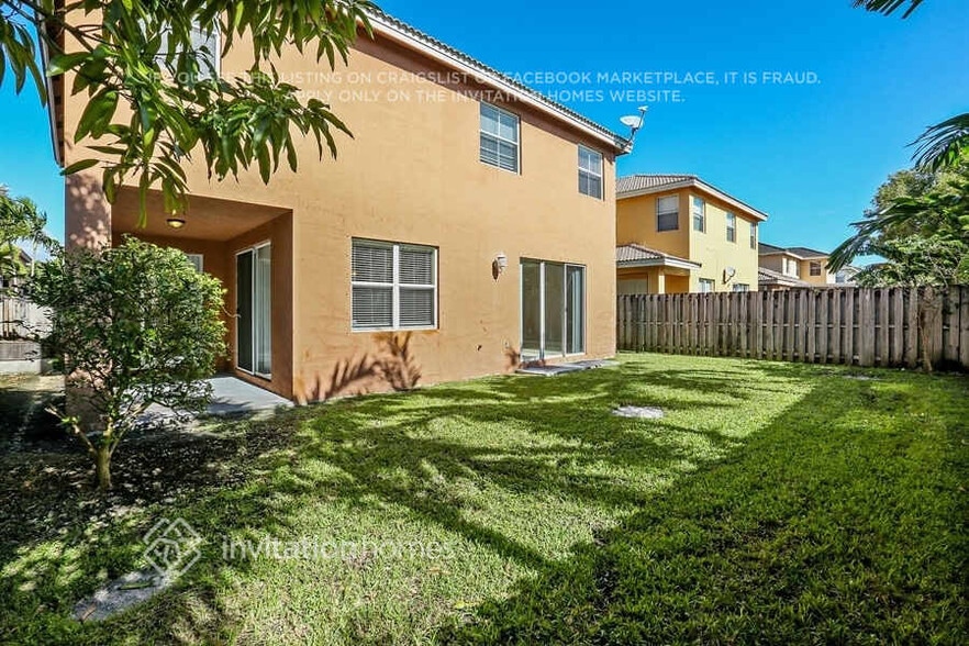 Building Photo - 14004 SW 154th St