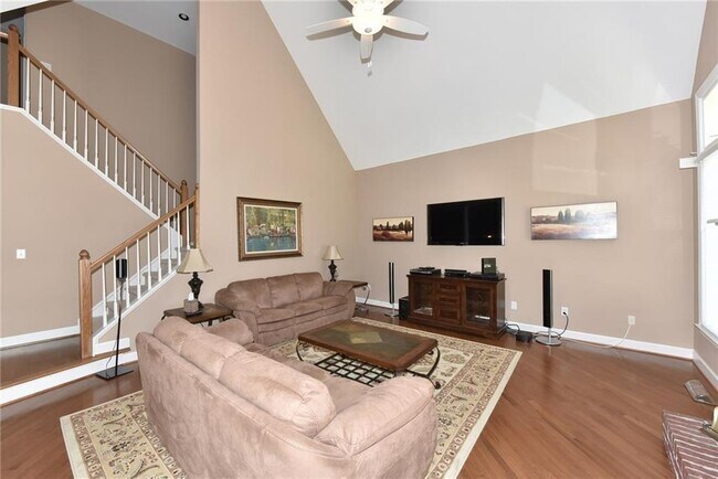 Building Photo - 735 Apsley Way