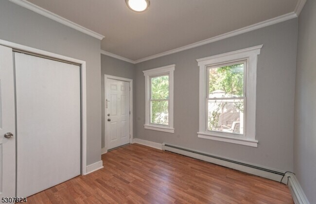 Building Photo - 1099 Ringwood Ave