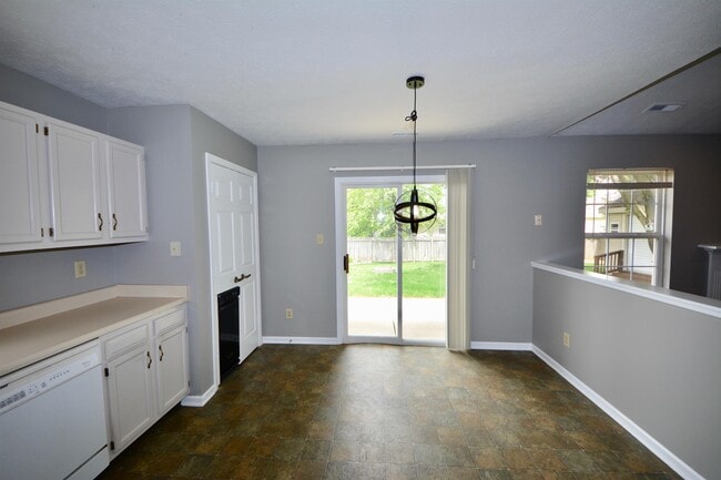 Building Photo - 9610 Claymore Dr