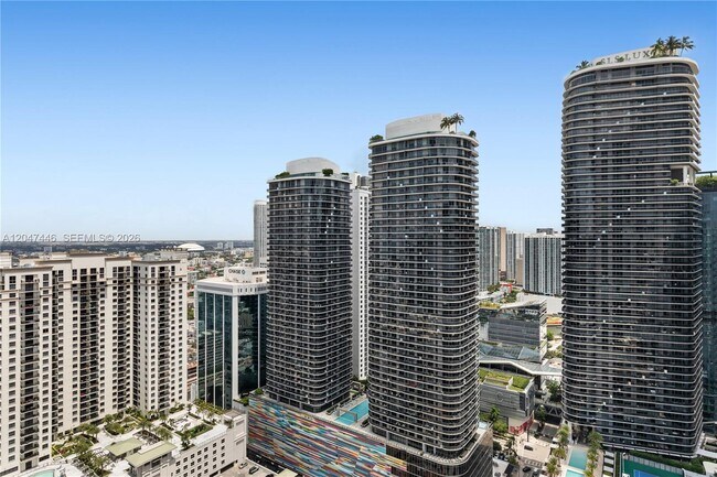 Building Photo - 1000 Brickell Plaza