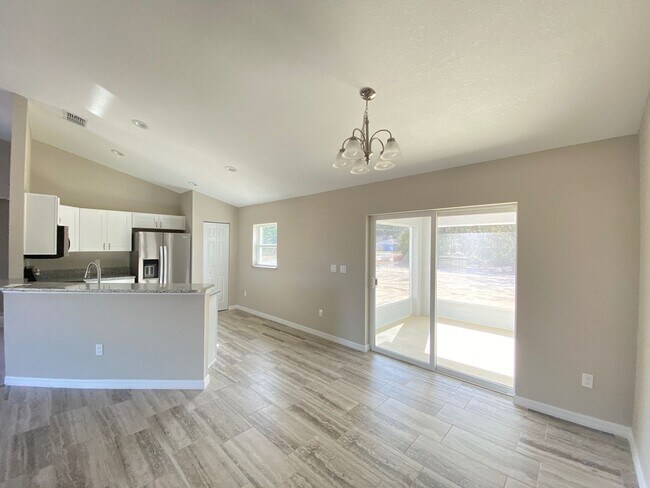 Building Photo - Custom Home - Desirable SW Ocala Neighborhood 3/2/2 **WON'T LAST**