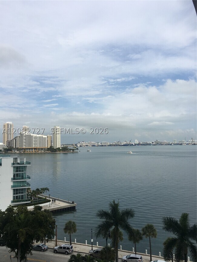 Building Photo - 1408 Brickell Bay Dr