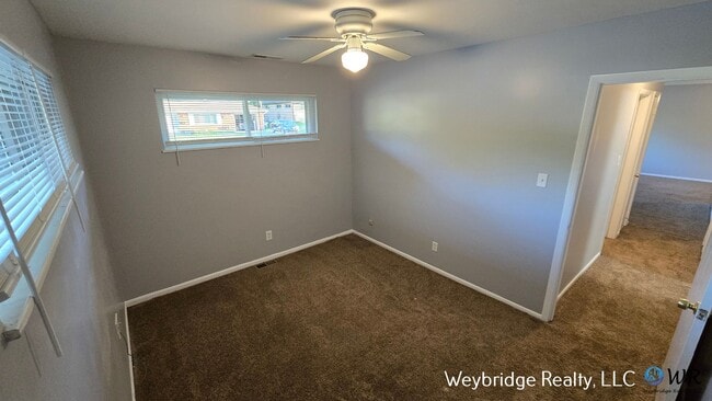 Building Photo - Beautiful 3 Bedroom 2 Full Bath Home Locat...