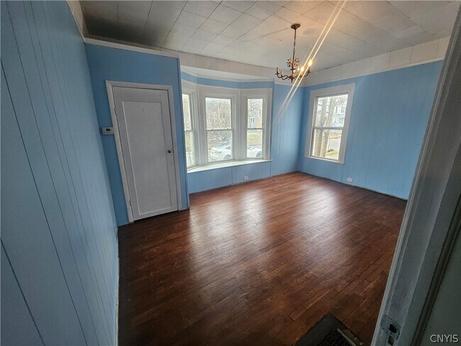 Building Photo - 1330 Midland Ave