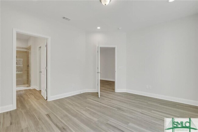 Building Photo - 157 Lower Creek Dr