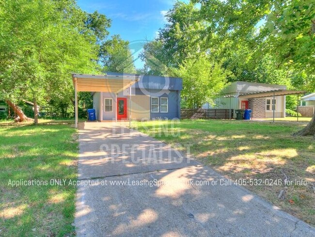 Building Photo - Adorable Custom 2 Bed Bungalow House Available to Prelease for August 2026!