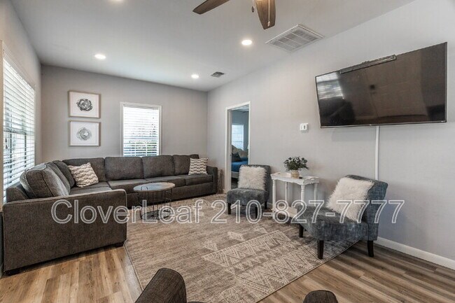 Building Photo - 210 Dumoulin Ave