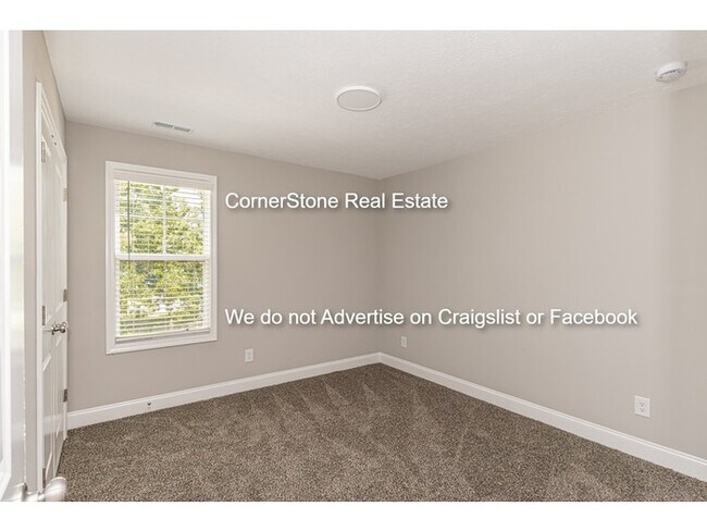 Building Photo - Move in special ($500 off first month's rent)