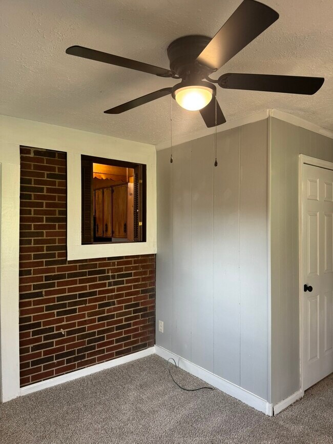 Building Photo - 1515 Rosedale Ave