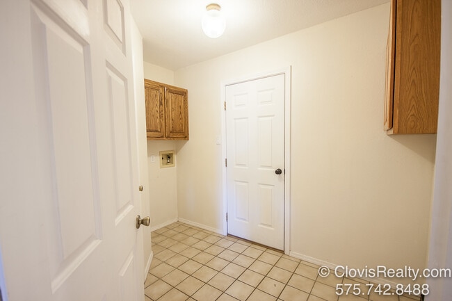 Building Photo - 1543 Bosc Ct