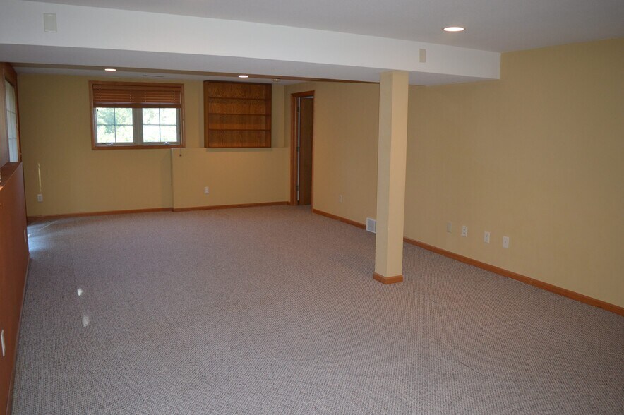 Building Photo - 4734 Bergamot Way
