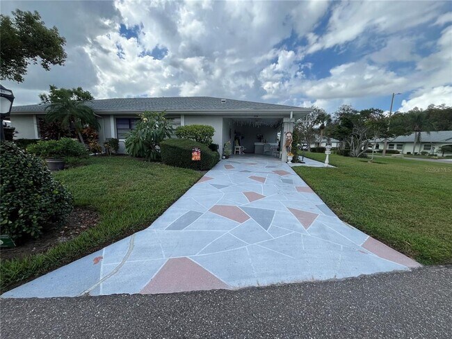 Building Photo - 2104 Hereford Dr